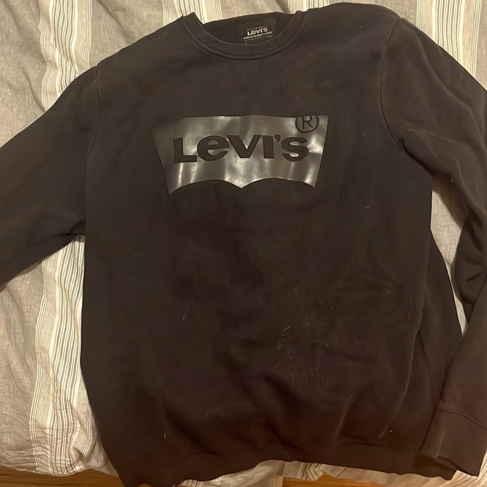 Levi’s long sleeve pull over